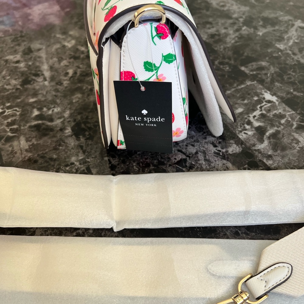 NWT Kate spade saddle bag strawberry vine - Picture 6 of 9